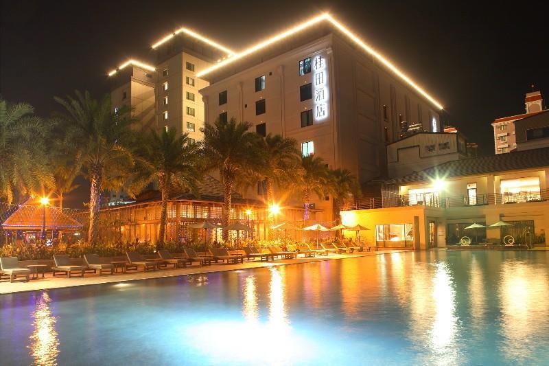 Queena Plaza Hotel Тайнань Экстерьер фото