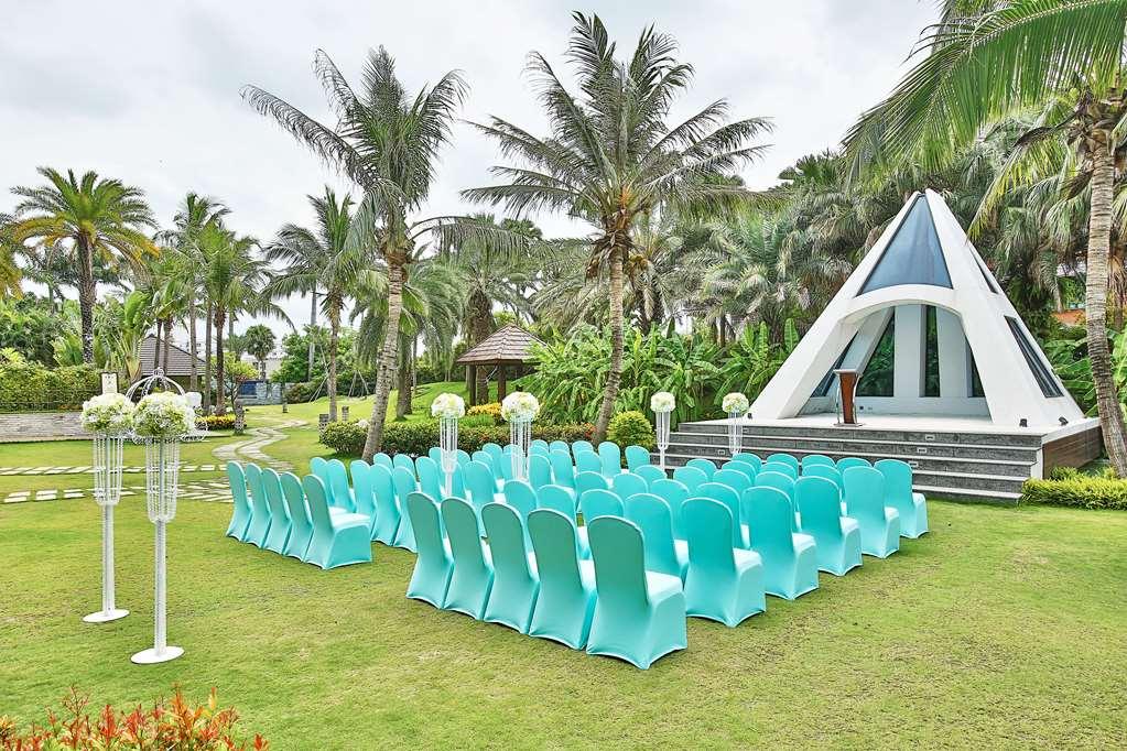Queena Plaza Hotel Тайнань Удобства фото