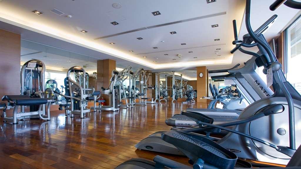 Queena Plaza Hotel Тайнань Удобства фото